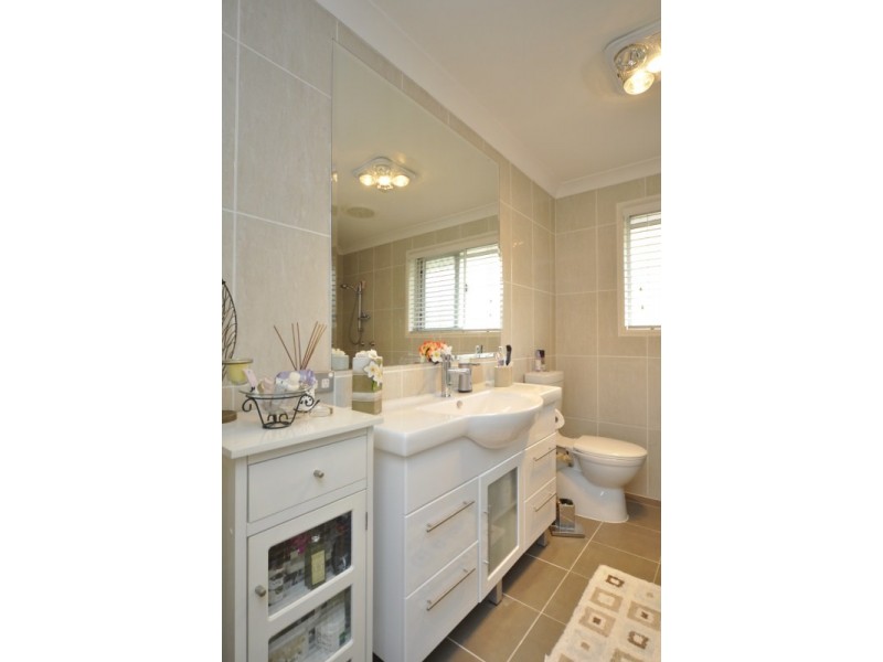 79 Parkes Drive, Helensvale QLD 4212