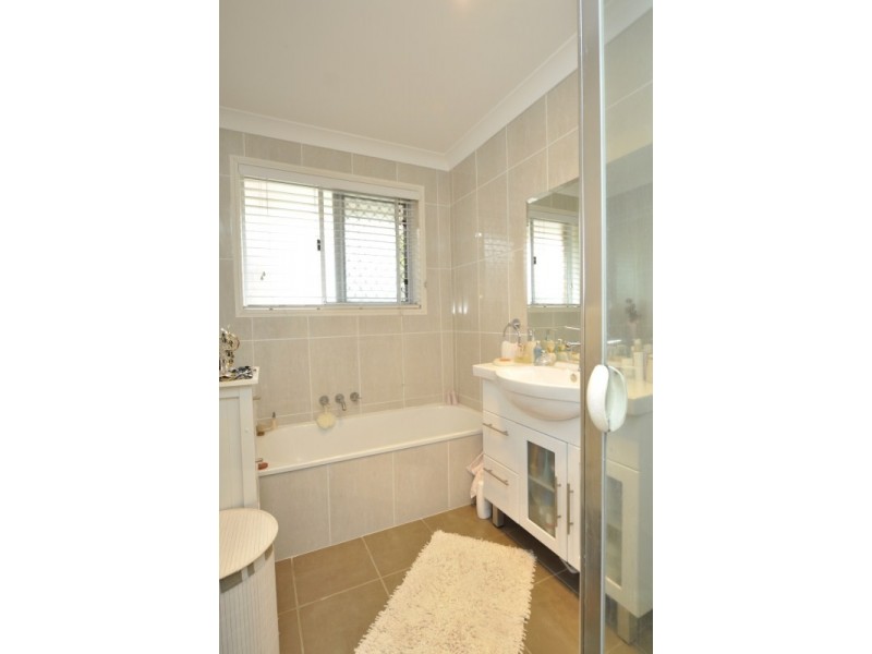 79 Parkes Drive, Helensvale QLD 4212