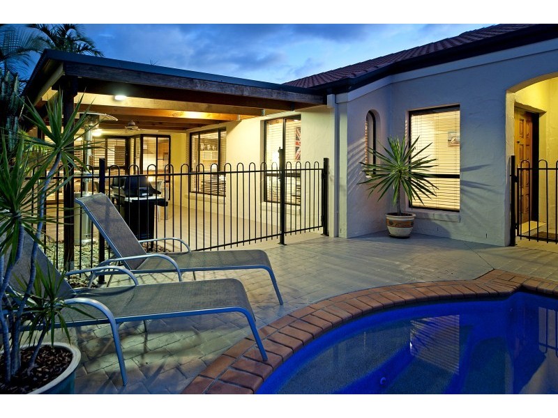 5 Ken Crescent, Monterey Keys QLD 4212