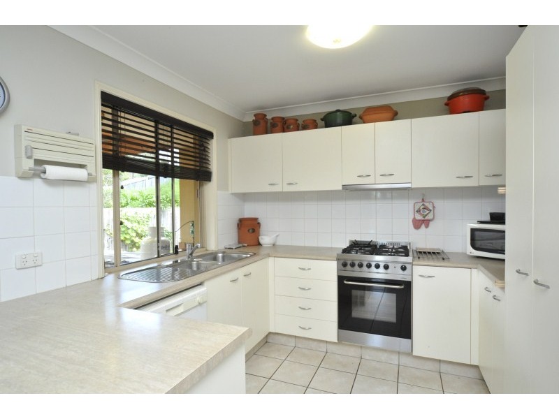 15 Davis Cup Court, Oxenford QLD 4210