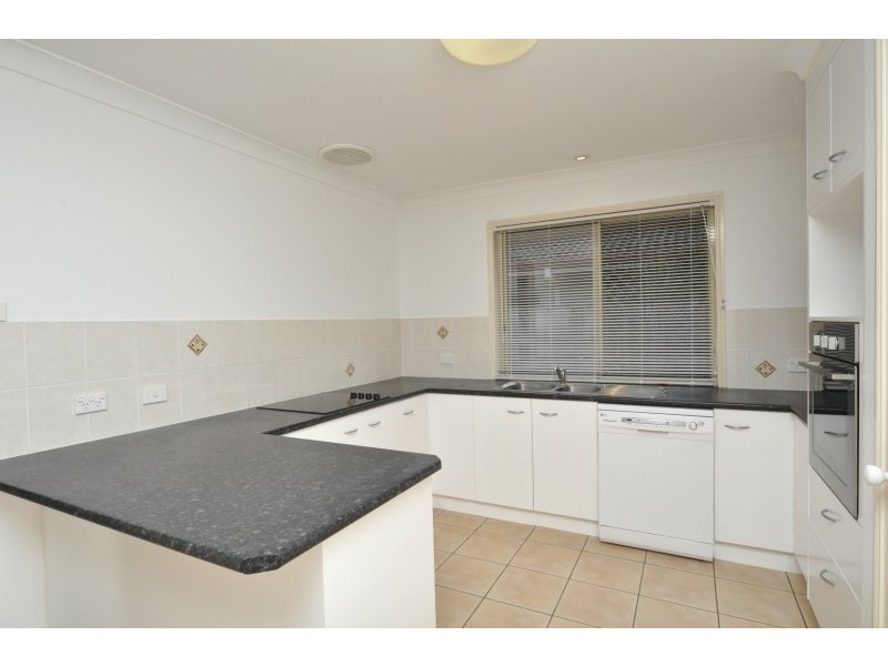 2 Roseapple Circuit, Oxenford QLD 4210