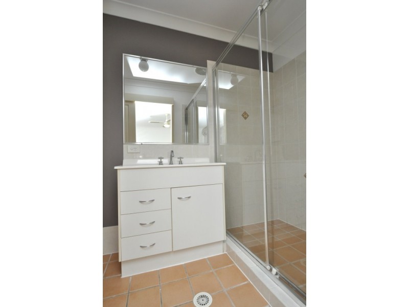 2 Roseapple Circuit, Oxenford QLD 4210