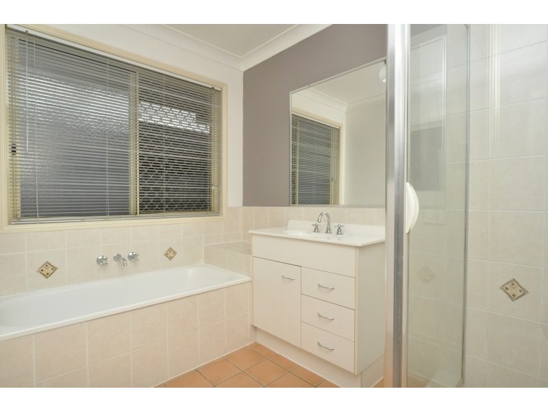 2 Roseapple Circuit, Oxenford QLD 4210