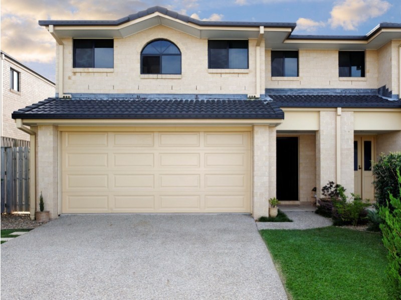 1/16 Crosby Avenue, Pacific Pines QLD 4211