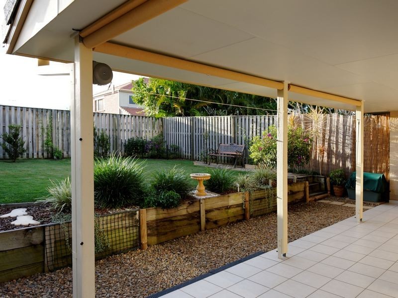 1/16 Crosby Avenue, Pacific Pines QLD 4211