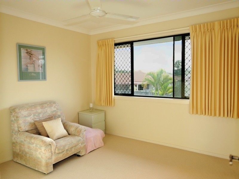 1/16 Crosby Avenue, Pacific Pines QLD 4211