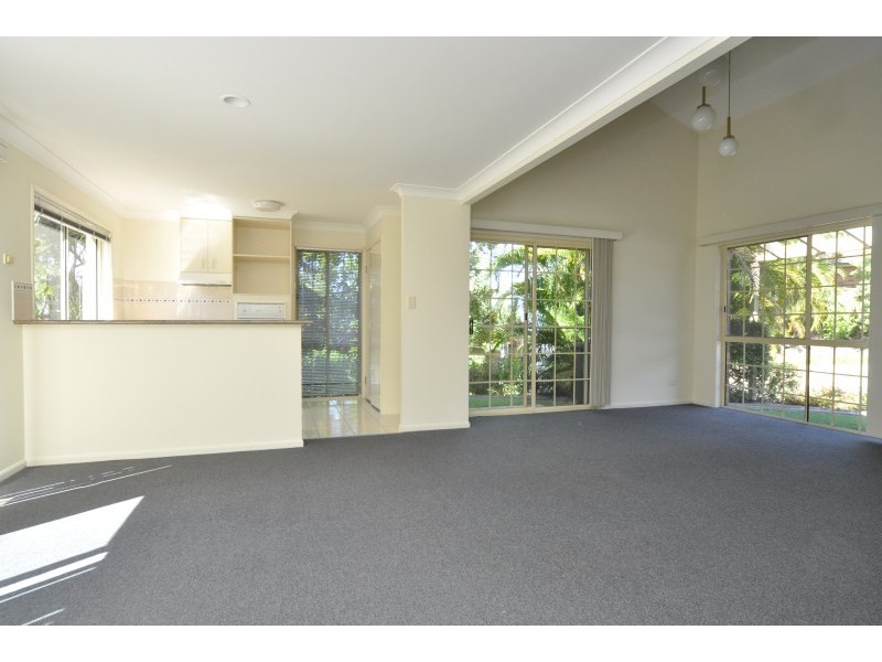 1/2 Doyalson Place, Helensvale QLD 4212
