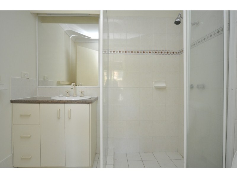 1/2 Doyalson Place, Helensvale QLD 4212