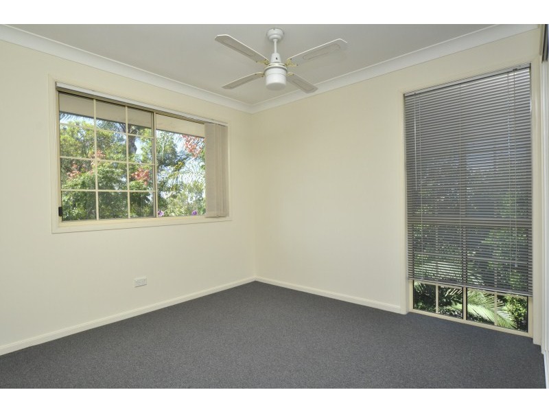 1/2 Doyalson Place, Helensvale QLD 4212