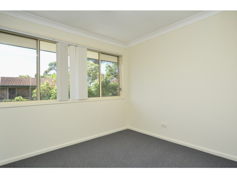 1/2 Doyalson Place, Helensvale QLD 4212