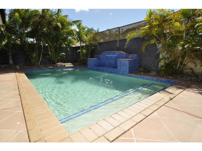 10 Dallow Crescent, Helensvale QLD 4212