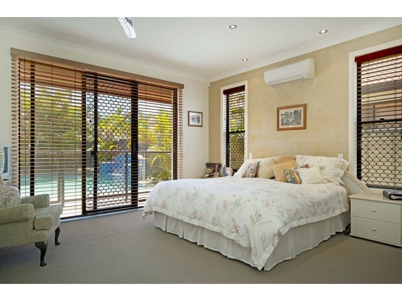 10 Dallow Crescent, Helensvale QLD 4212