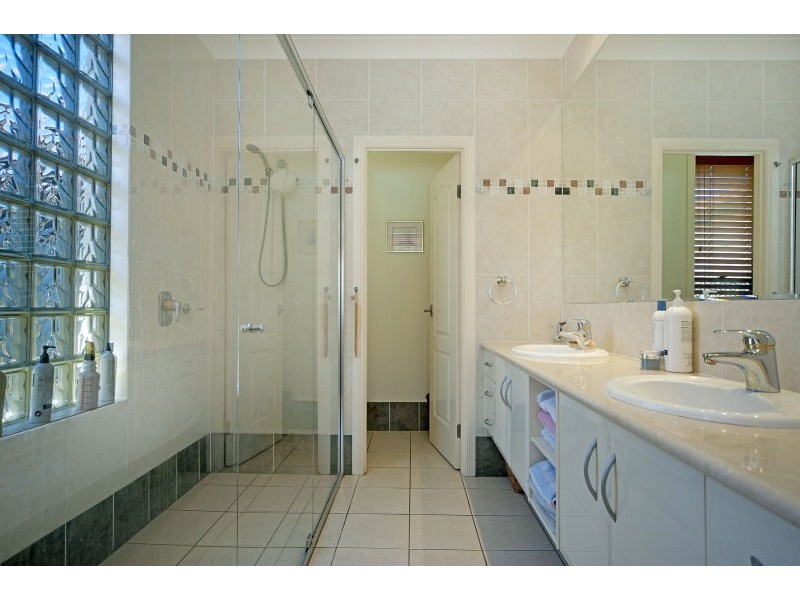 10 Dallow Crescent, Helensvale QLD 4212