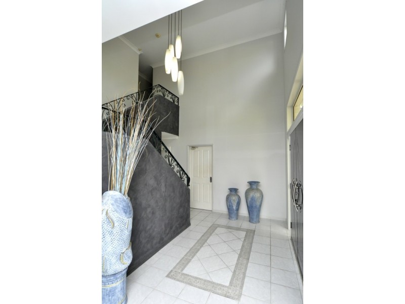 38 Crestridge Crescent, Oxenford QLD 4210