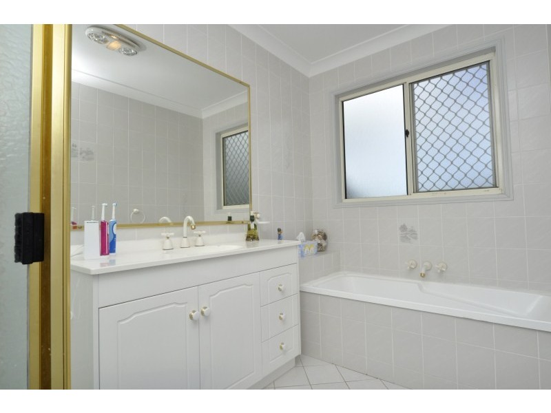 38 Crestridge Crescent, Oxenford QLD 4210