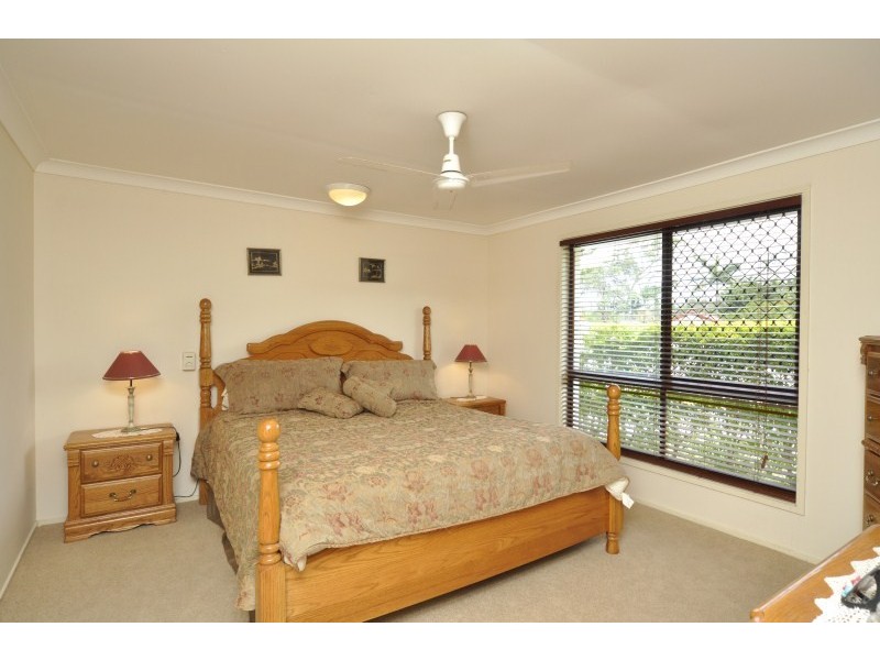4 Narooma Place, Helensvale QLD 4212