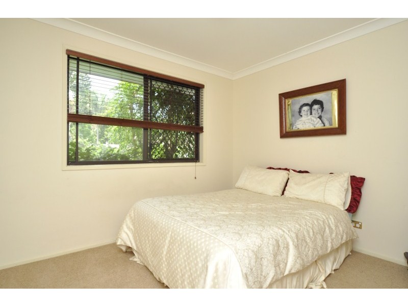 4 Narooma Place, Helensvale QLD 4212