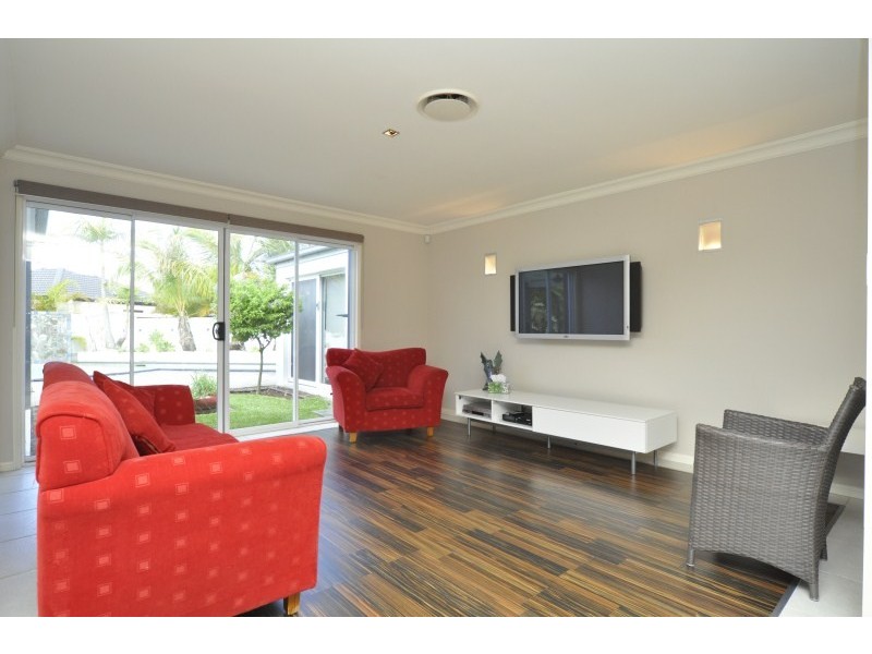 19 Waterside Esplanade, Monterey Keys QLD 4212