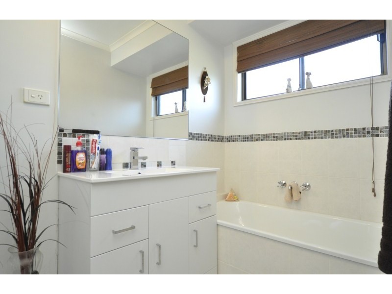 1/10 Theatre Street, Oxenford QLD 4210