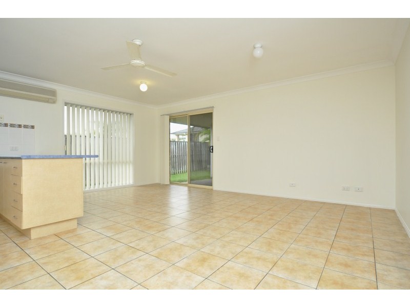 4 Tawanga Close, Pacific Pines QLD 4211