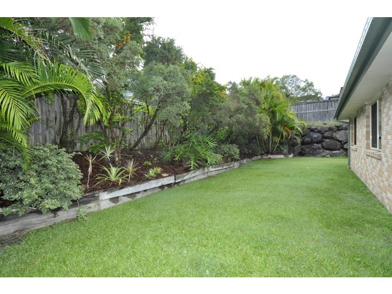 4 Tawanga Close, Pacific Pines QLD 4211