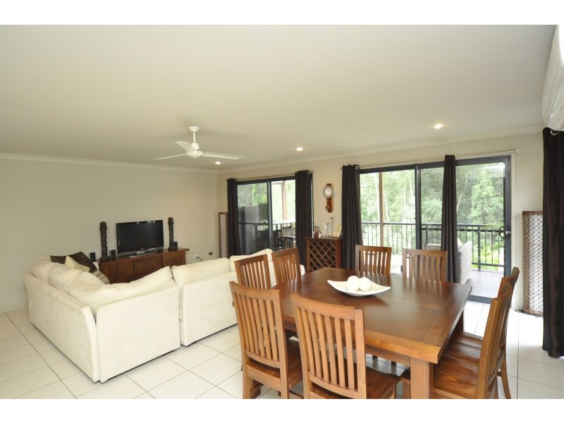 60 Cobb & Co Drive, Oxenford QLD 4210