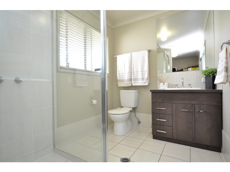 60 Cobb & Co Drive, Oxenford QLD 4210