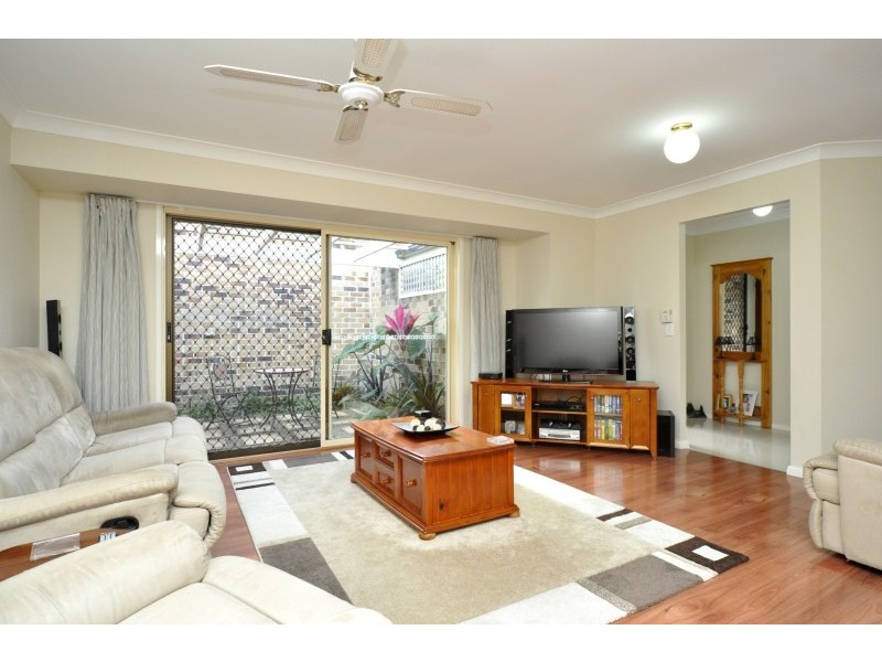 64 California Drive, Oxenford QLD 4210