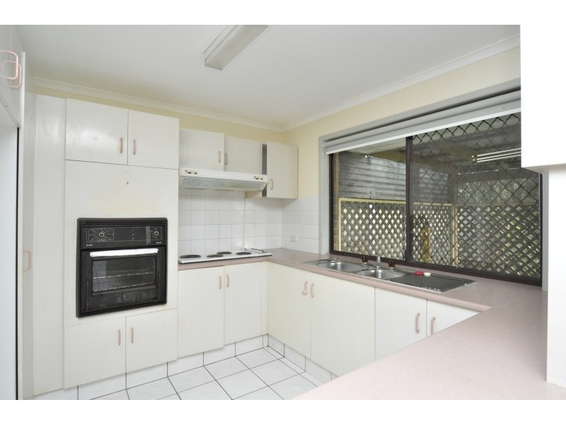 1/11 Morinda Way, Labrador QLD 4215