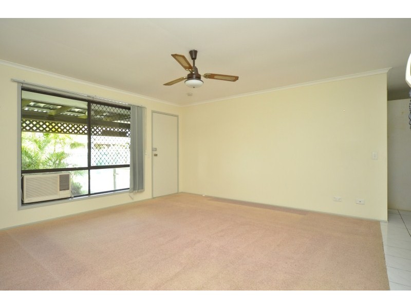 1/11 Morinda Way, Labrador QLD 4215