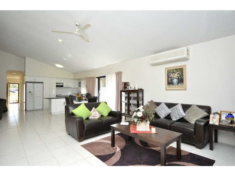 15 Wandilla Drive, Helensvale QLD 4212