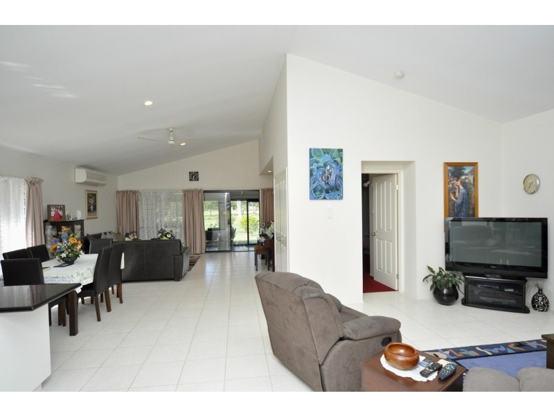 15 Wandilla Drive, Helensvale QLD 4212