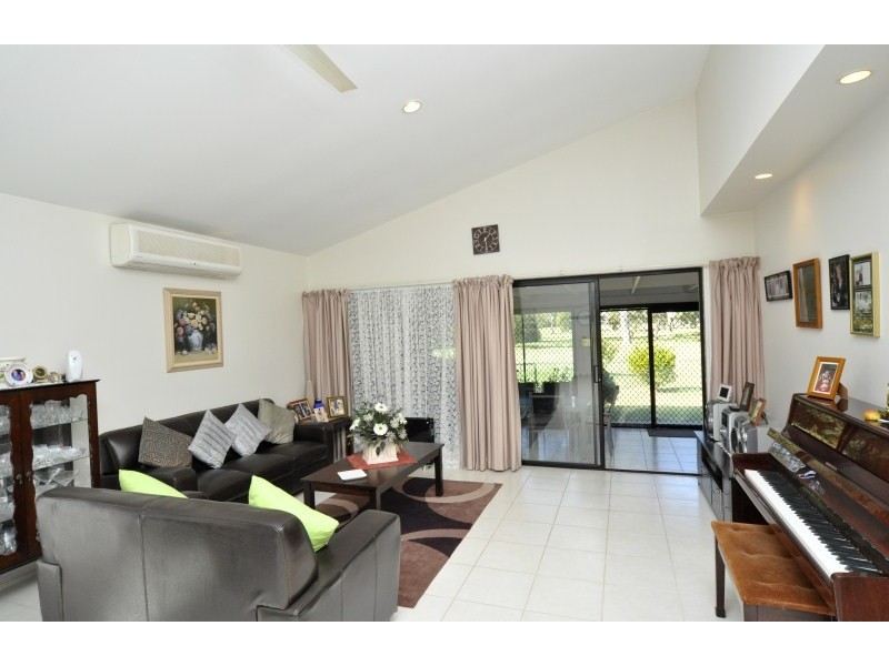 15 Wandilla Drive, Helensvale QLD 4212