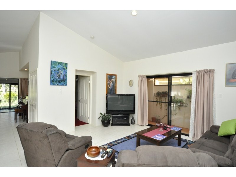 15 Wandilla Drive, Helensvale QLD 4212