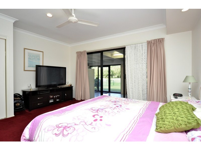 15 Wandilla Drive, Helensvale QLD 4212