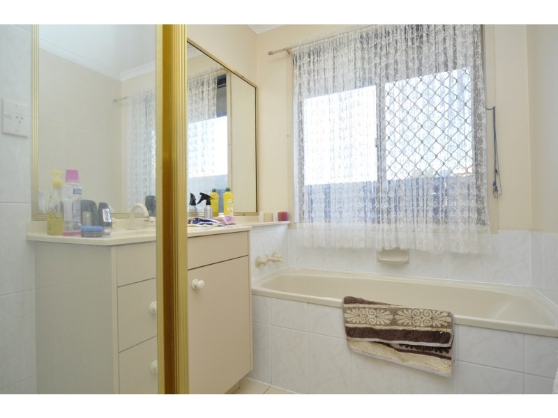 95 Mildura Drive, Helensvale QLD 4212