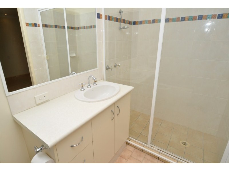 8 Wilmot Place, Helensvale QLD 4212