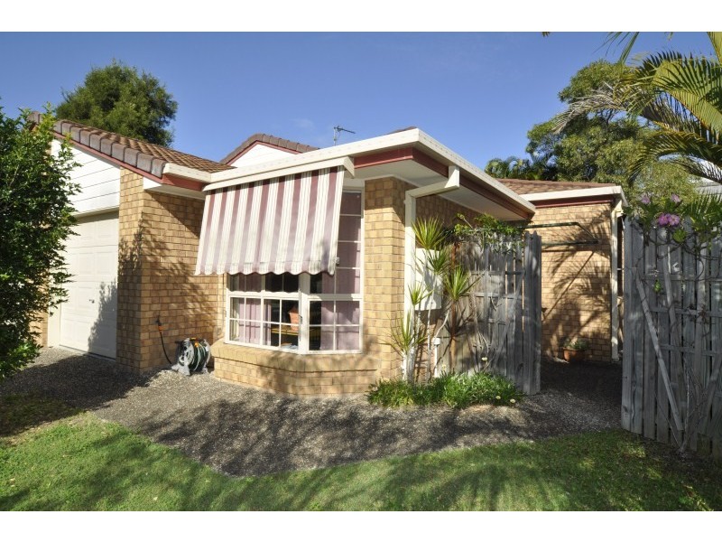 2/83 Cootharaba Drive, Helensvale QLD 4212