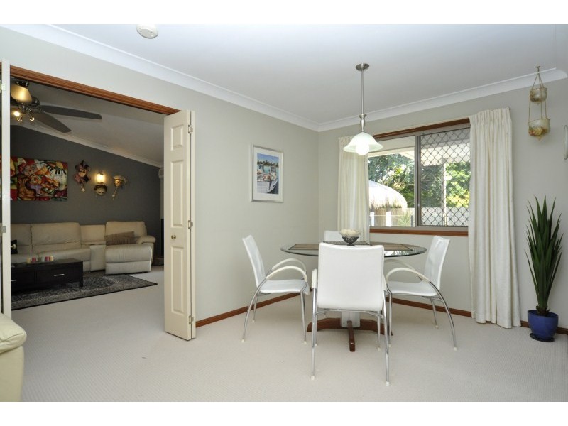 8 Singleton Court, Helensvale QLD 4212