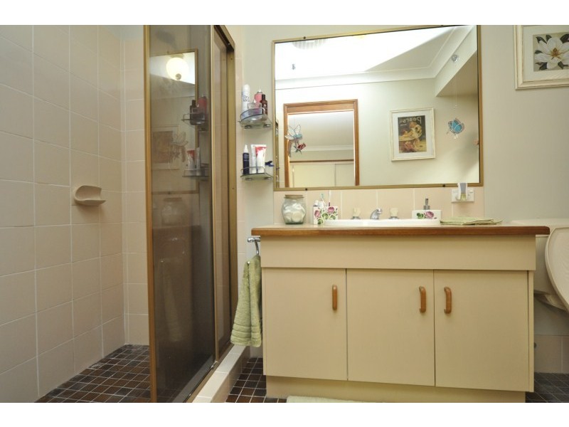 8 Singleton Court, Helensvale QLD 4212