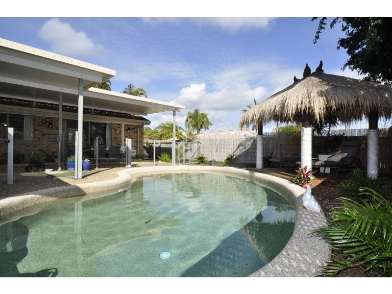 8 Singleton Court, Helensvale QLD 4212