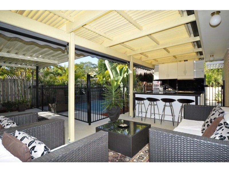 27 Easter Crescent, Pacific Pines QLD 4211