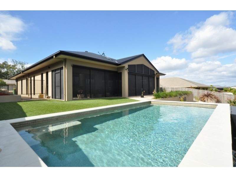 10 Oceanblue Rise, Upper Coomera QLD 4209