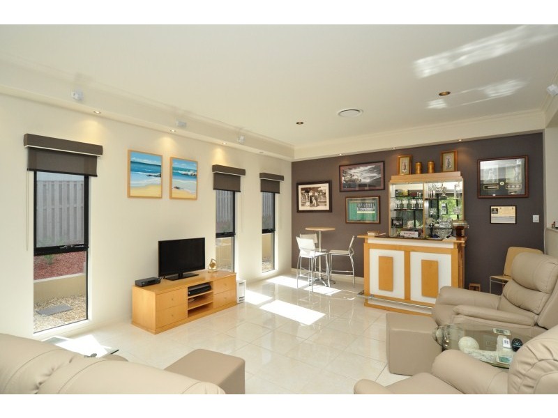 10 Oceanblue Rise, Upper Coomera QLD 4209