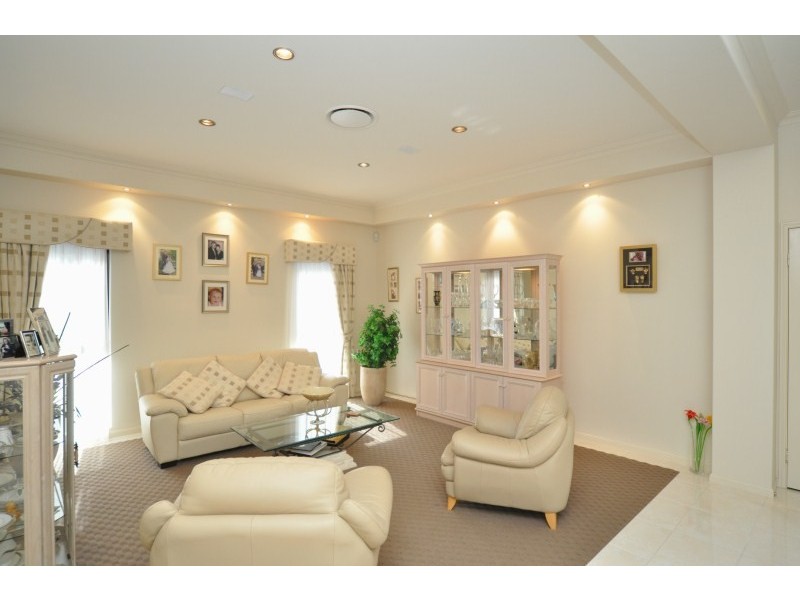 10 Oceanblue Rise, Upper Coomera QLD 4209