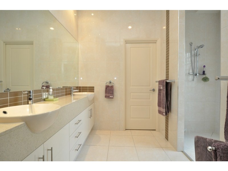 10 Oceanblue Rise, Upper Coomera QLD 4209