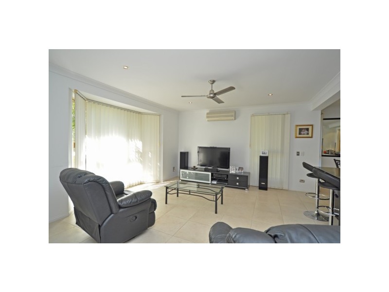 12 Gosford Court, Helensvale QLD 4212