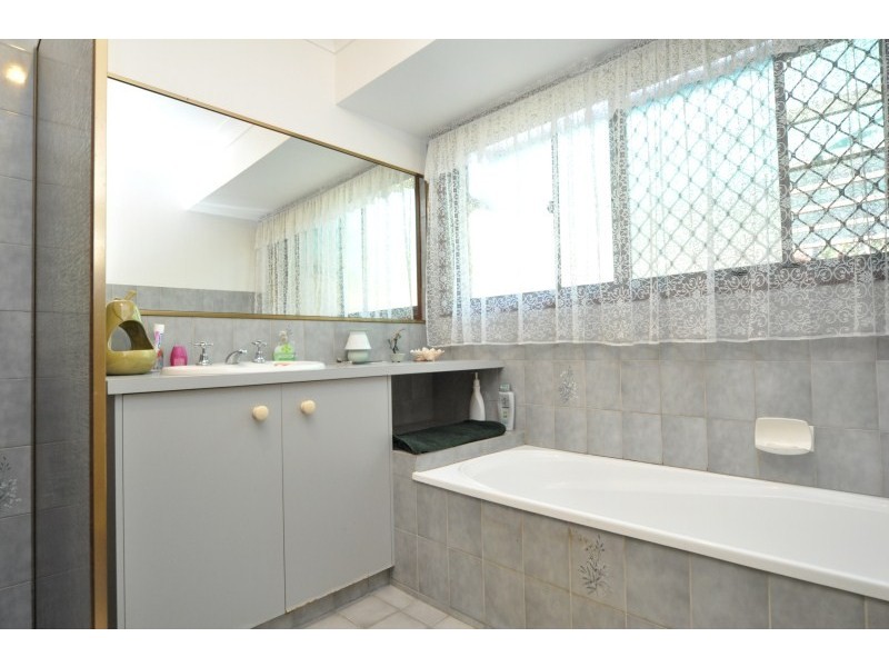 51 Riversdale Drive, Oxenford QLD 4210