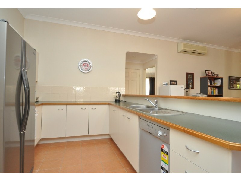 26 Cootharaba Drive, Helensvale QLD 4212