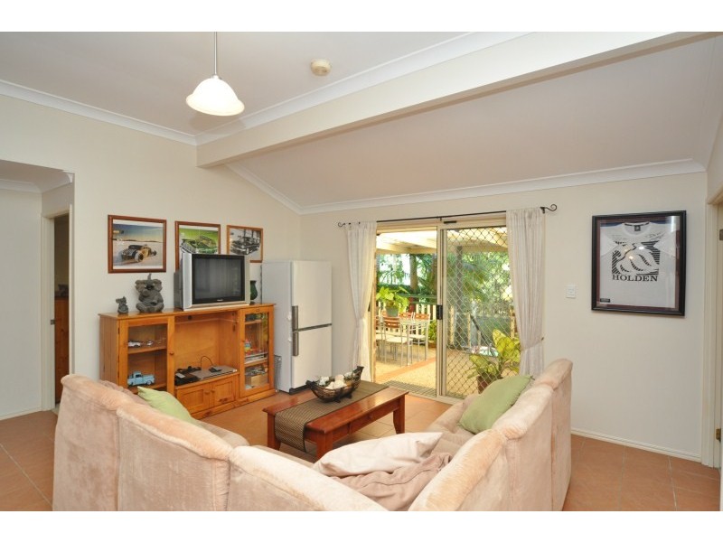 26 Cootharaba Drive, Helensvale QLD 4212